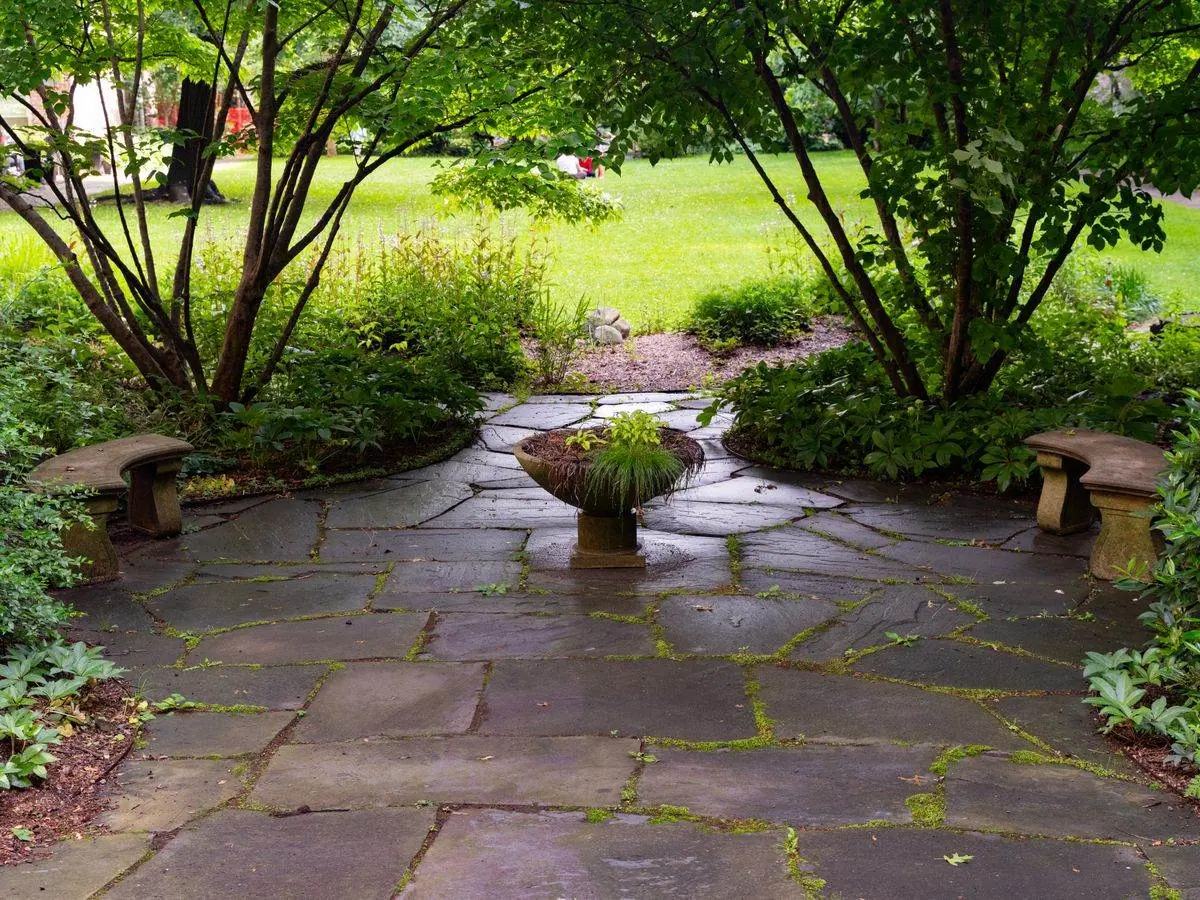 Flagstone patio in Helotes