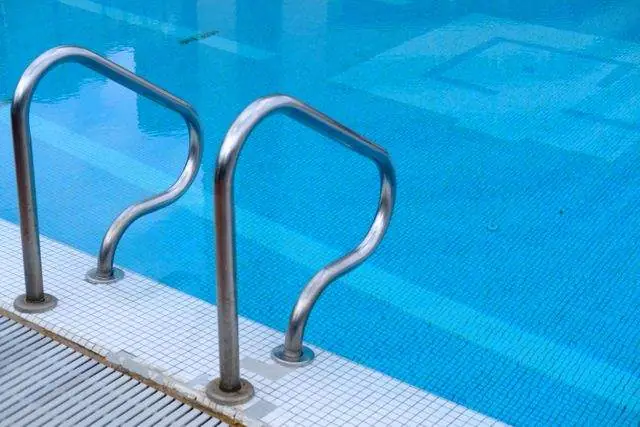 Waterline tile without calcium