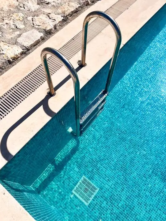 Clean ladder and tile