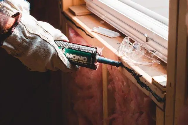 Sealing the gap between frame and opening